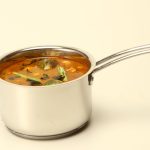 découvrez une recette savoureuse de lentilles au chorizo, facile à préparer et parfaite pour un repas réconfortant et plein de saveurs.