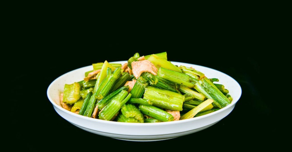 salade saine de lentilles et saumon, parfaite pour un repas équilibré et savoureux.