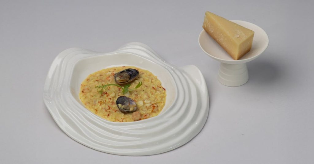 découvrez une recette délicieuse et crémeuse de risotto aux asperges, idéale pour un repas gourmand et raffiné.