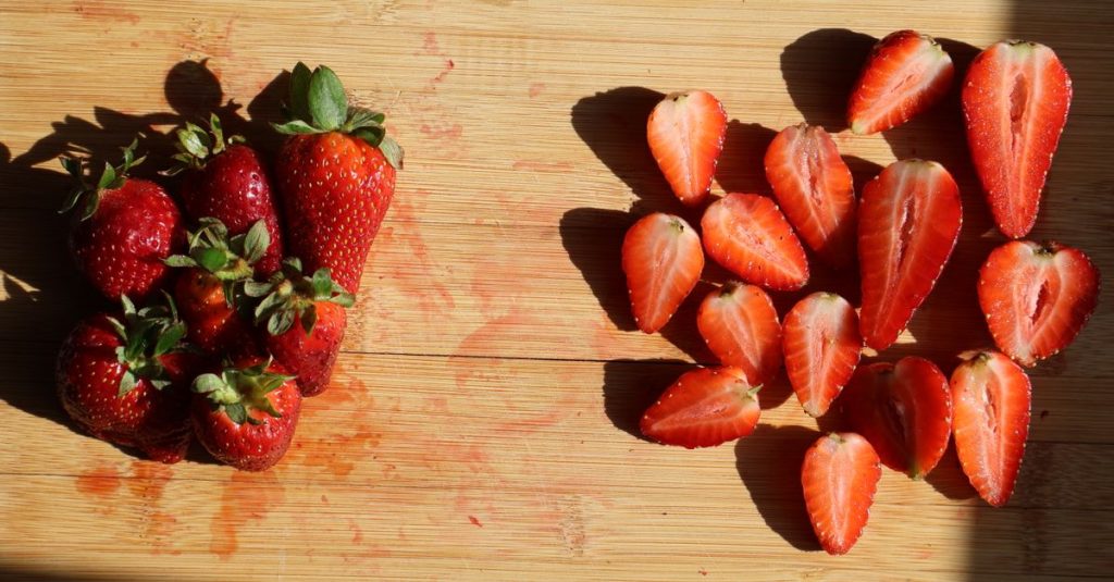 découvrez la recette facile et rapide de la verrine à la fraise, un dessert frais et gourmand parfait pour toutes les occasions.